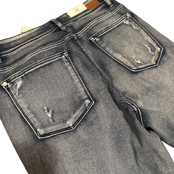 Judy Blue Mary Lou Vintage Hi-Rise Stretch Destroyed Boyfriend Jeans Size 16W - Picture 4 of 7